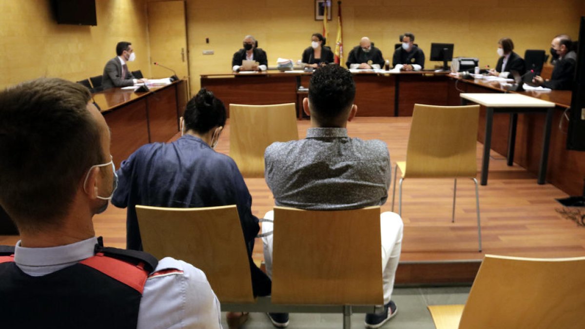 Condenado a 8 años de prisión por violar a una chica y retenerla durante horas en un piso de Blanes