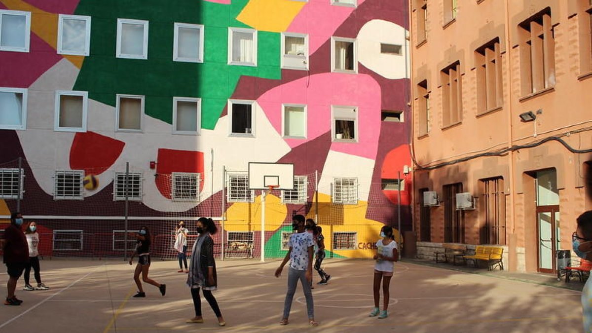 Los Espacios Jóvenes de Tarragona cierran por|para vacaciones