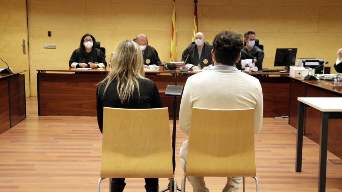 Condenado el propietario de una clínica dental de Gerona por estafar a 64 pacientes y hacer tratamientos sin titulación