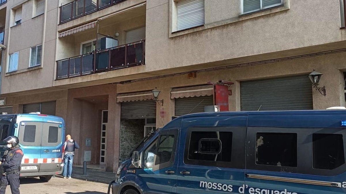 Dos detenidos por tráfico de drogas en un establecimiento del Vendrell