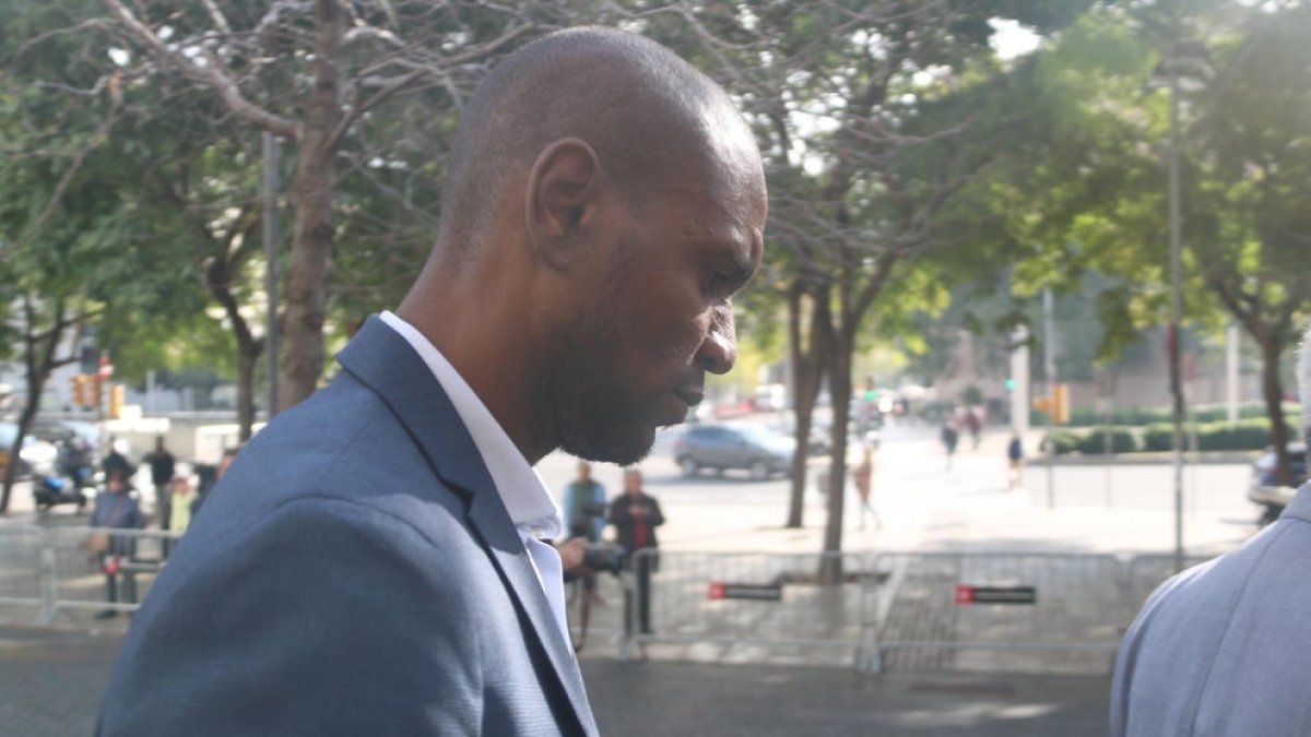 Abidal comparecerá como posible implicado en la agresión a la jugadora del PSG