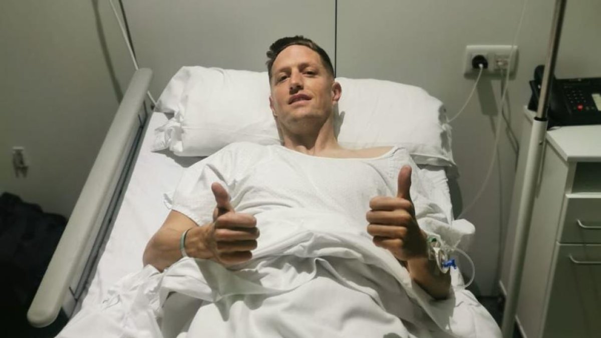 Edgar Hernández ja es recupera de l'operació als adductors