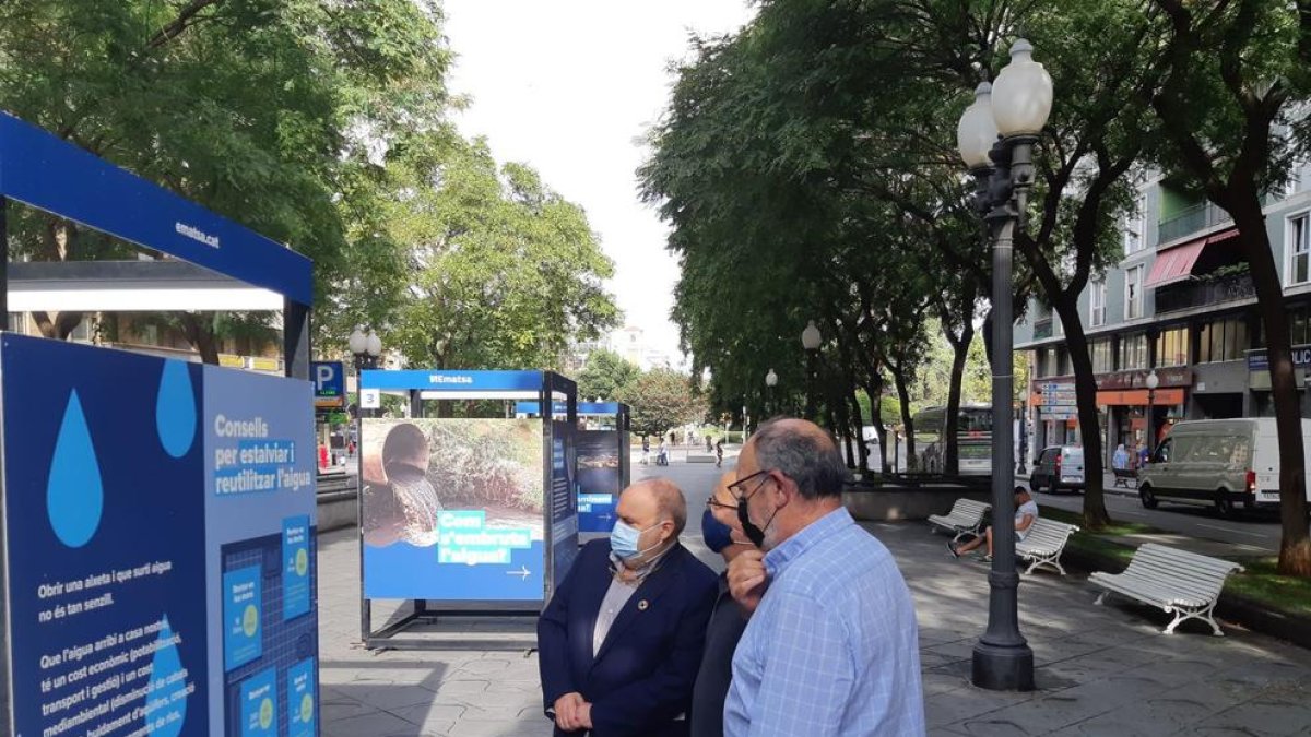 La Rambla Nova acull 'Operació Aigua', una exposició per conscienciar sobre els usos i abusos de l'aigua