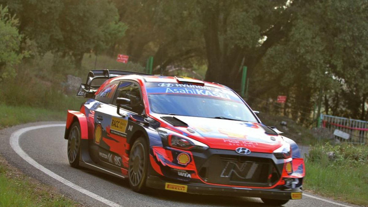 Thierry Neuville amb Hyundai aconsegueix el liderat en el primer dia del Ral·li RACC Catalunya