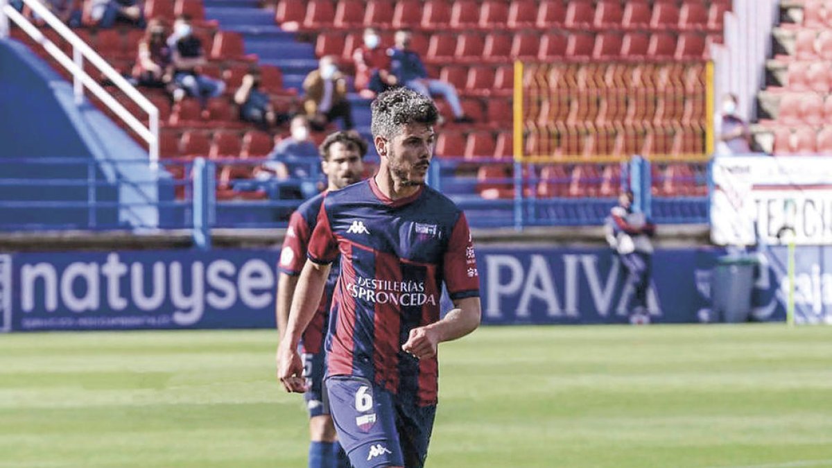 El Gimnàstic confía cerrar el fichaje de Elías Pérez esta semana