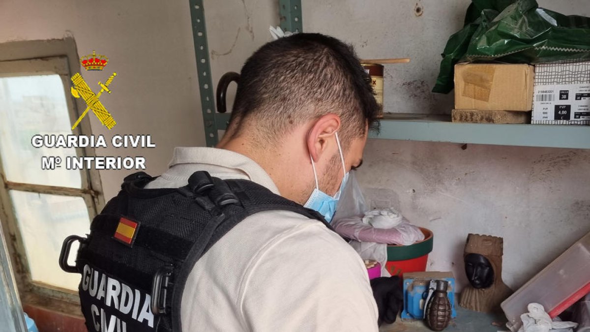 Localitzen i destrueixen una granada de mà de la guerra civil espanyola a Tortosa