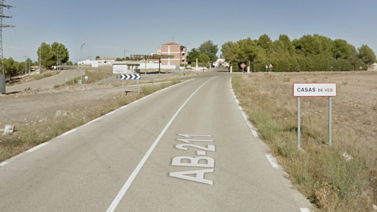 Muere un hombre al intentar apagar su vehículo incendiado en Albacete