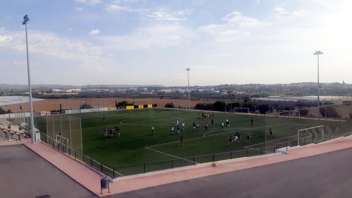 El RFEF aporta 9.000 euros para mejorar el estadio de Altafulla