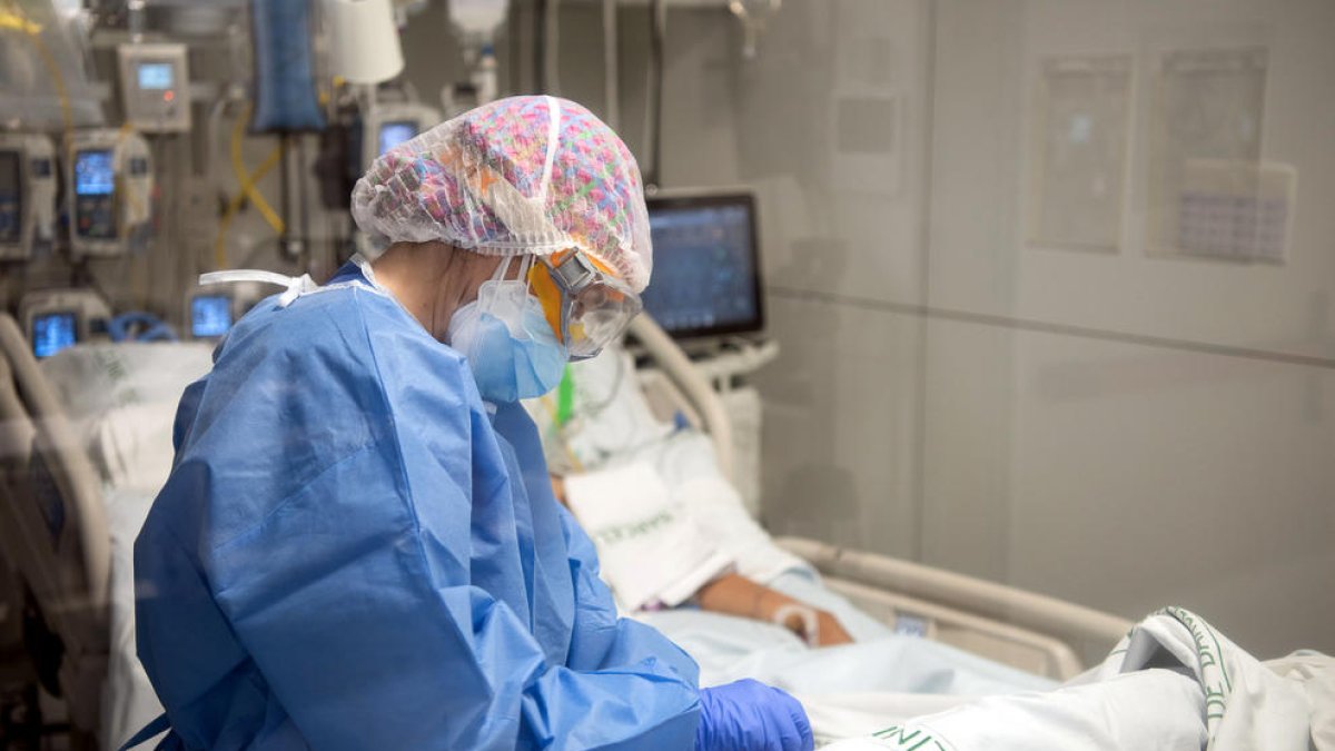 España registra 27.286 nuevos casos de covid-19 con 29 defunciones más desde el lunes