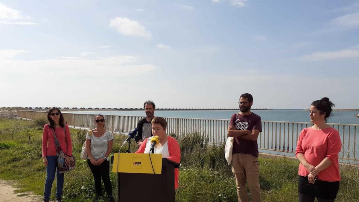 Acusen Endesa de desentendre's de la restitució del litoral en el desmantellament de la tèrmica de Cubelles