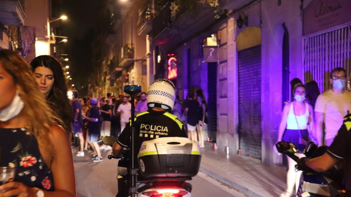 Desalojan en 5.500 te persones la noche del sábado en varios puntos de Barcelona