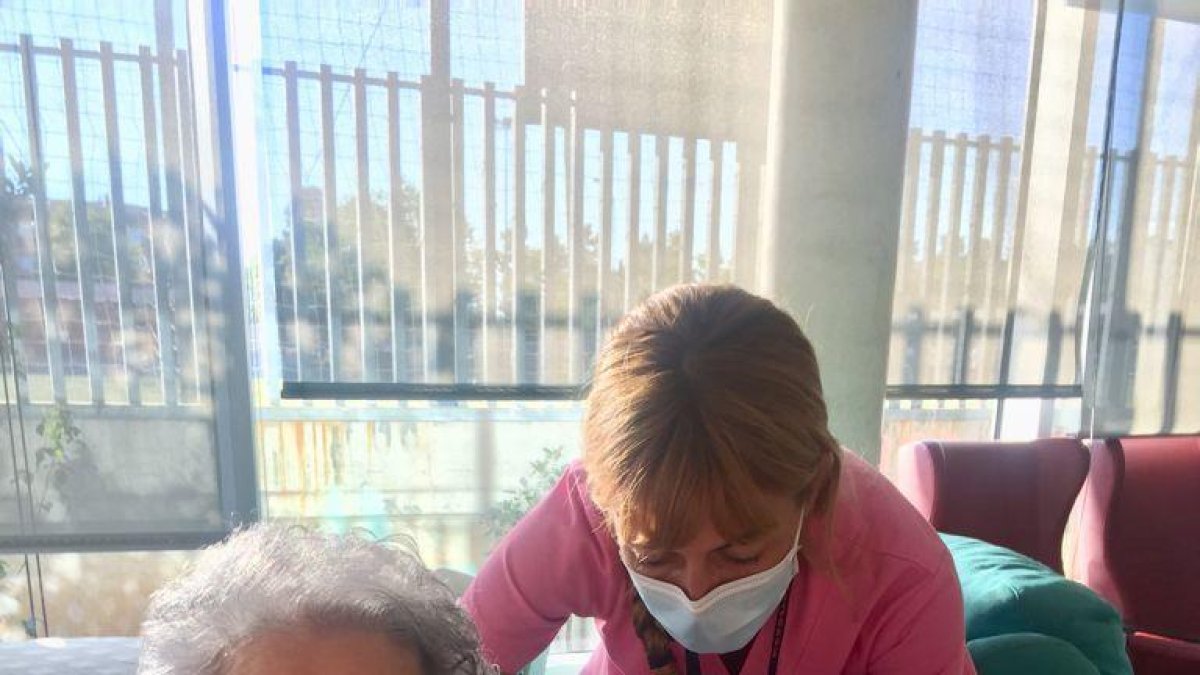 Completada la vacunación de la tercera dosis entre los usuarios de las residencias de la Xarxa Santa Tecla