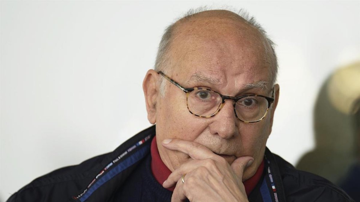 Muere en los 86 años Mario Camus, director de películas como 'La colmena' y 'Los Santos inocentes'