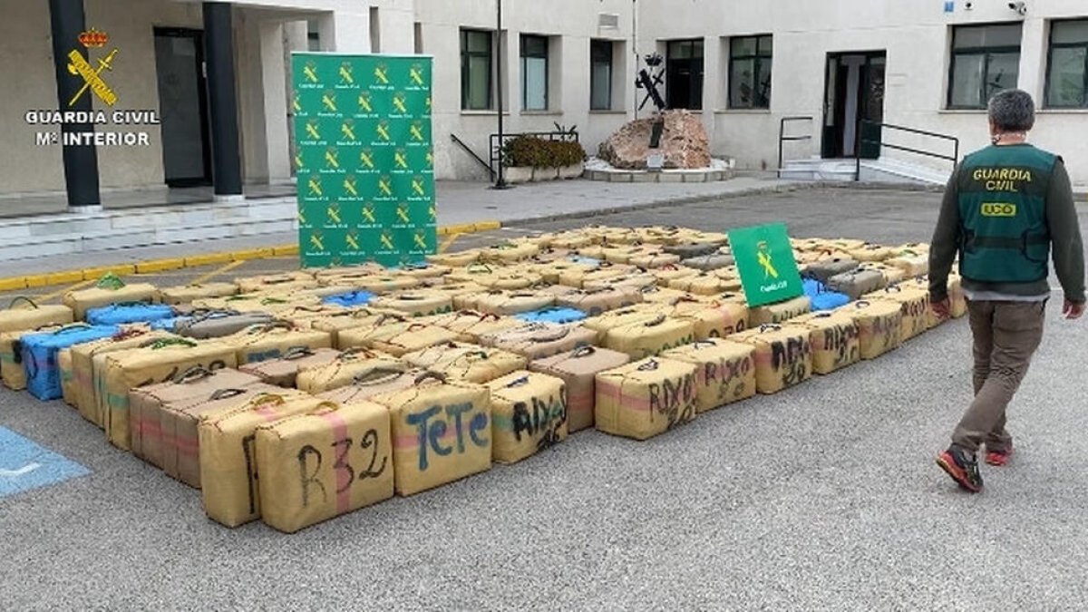 Roben a la Guàrdia Civil centenars de quilos de droga incautada a Madrid