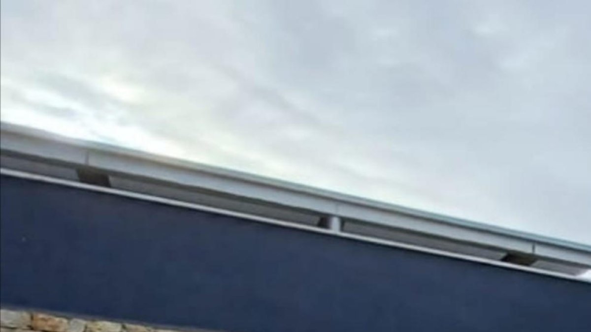 L'Ametlla de Mar escampa tions de Nadal fets amb les restes dels arbres arrencats pels tornados