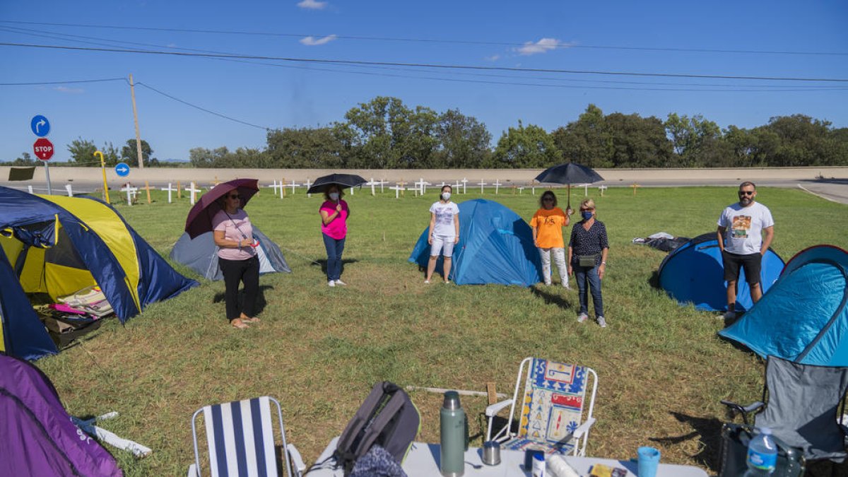 La plantilla de Villablanca de Reus acampa a les portes del centre