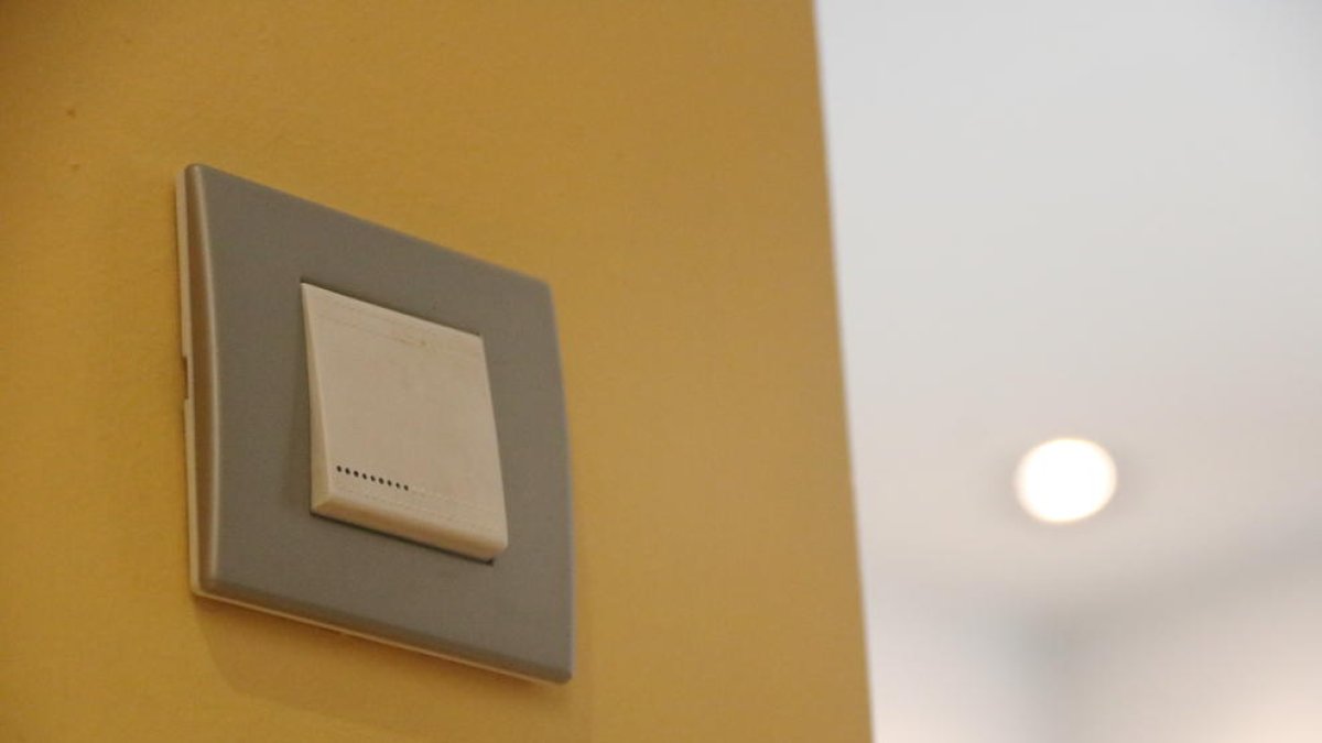 El preu de la llum torna a baixar dels 250 euros MWh per Nadal