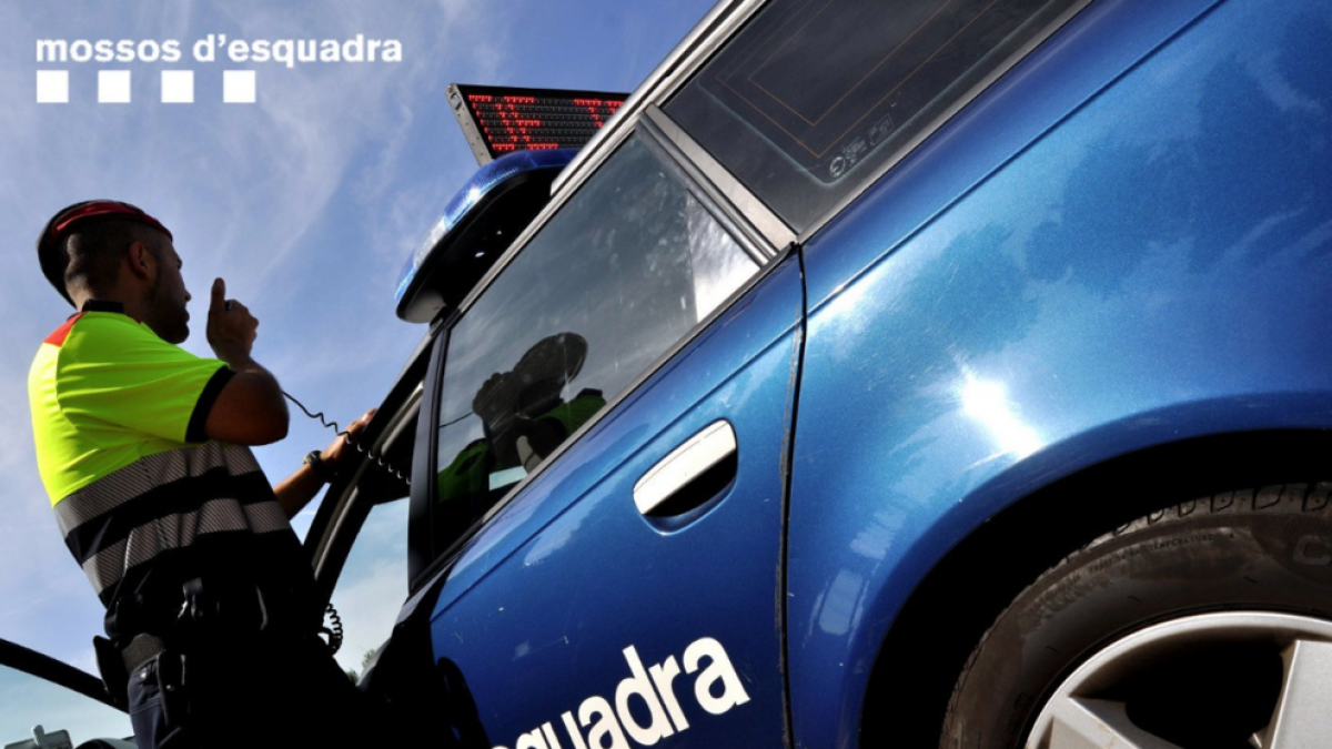 Detingut un conductor drogat per provocar un accident múltiple amb sis ferits al centre de Barcelona