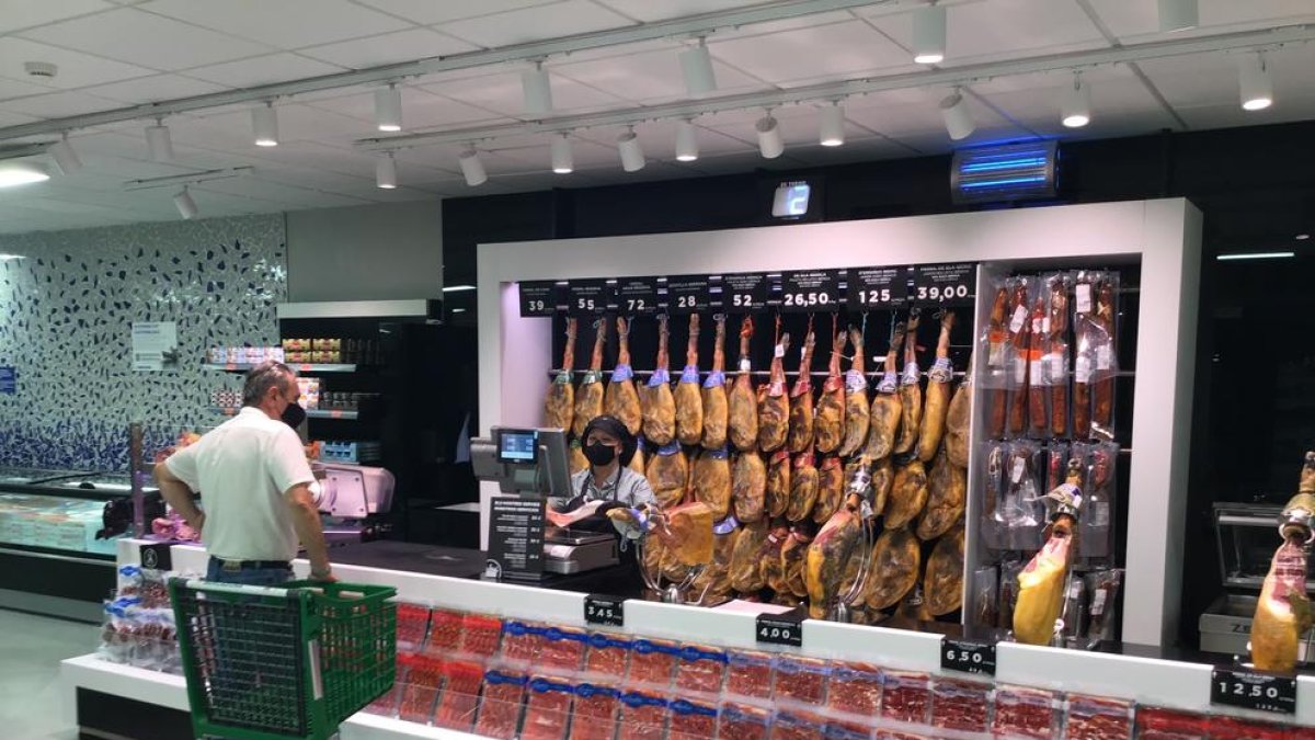 Mercadona abre el reformato supermercado de Manuel de Falla a Tarragona con un nuevo modelo de tienda eficiente