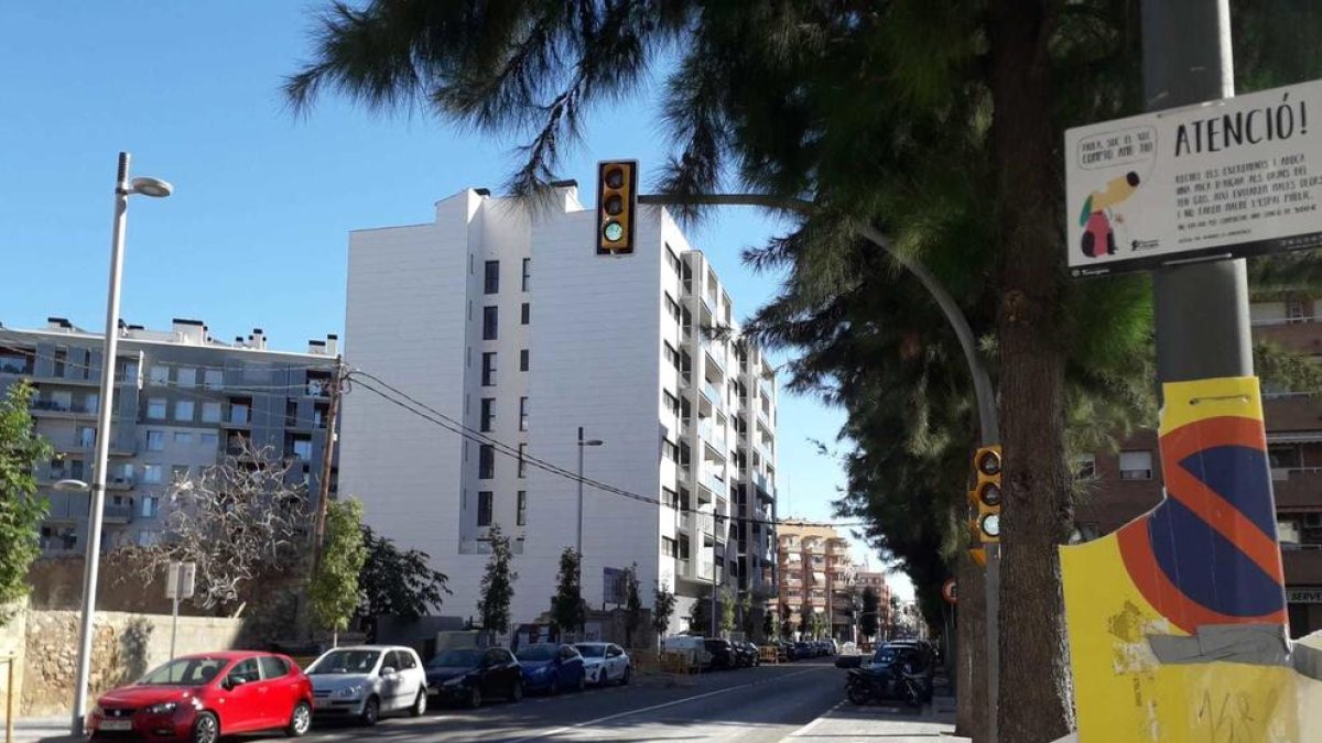 Instalan un nuevo semáforo en la calle Torres Jordi de Tarragona