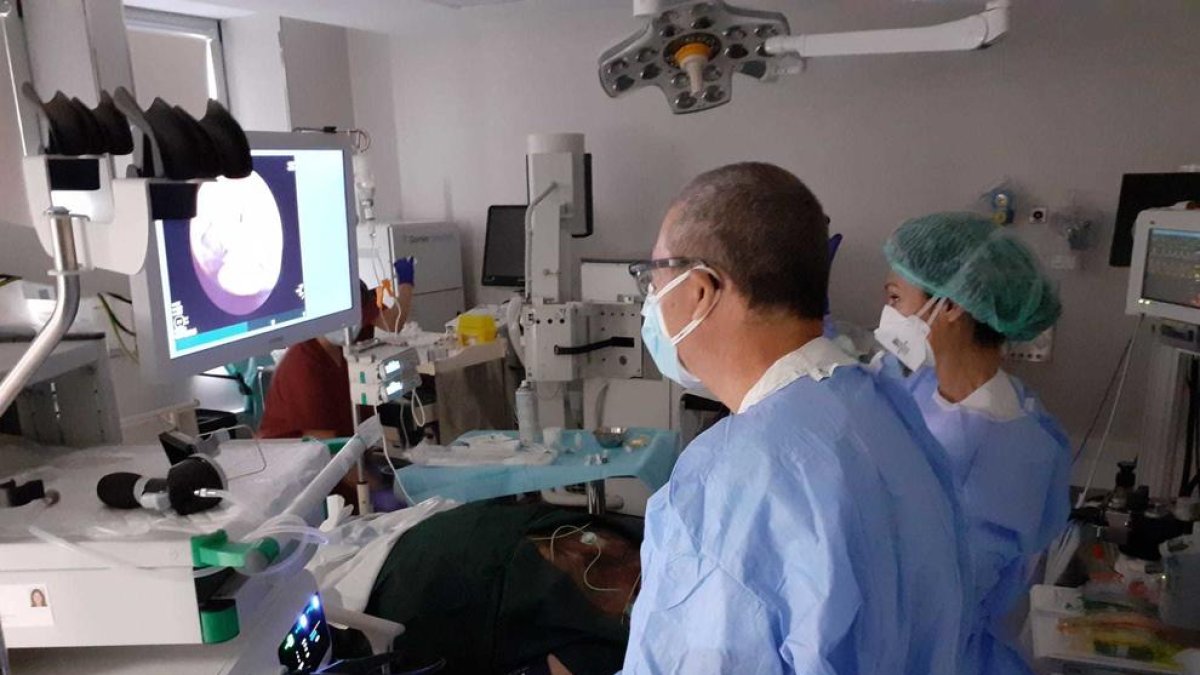 El Servei de Pneumologia de l'Hospital Joan XXIII inicia l'ecobroncoscòpia lineal (EBUS)