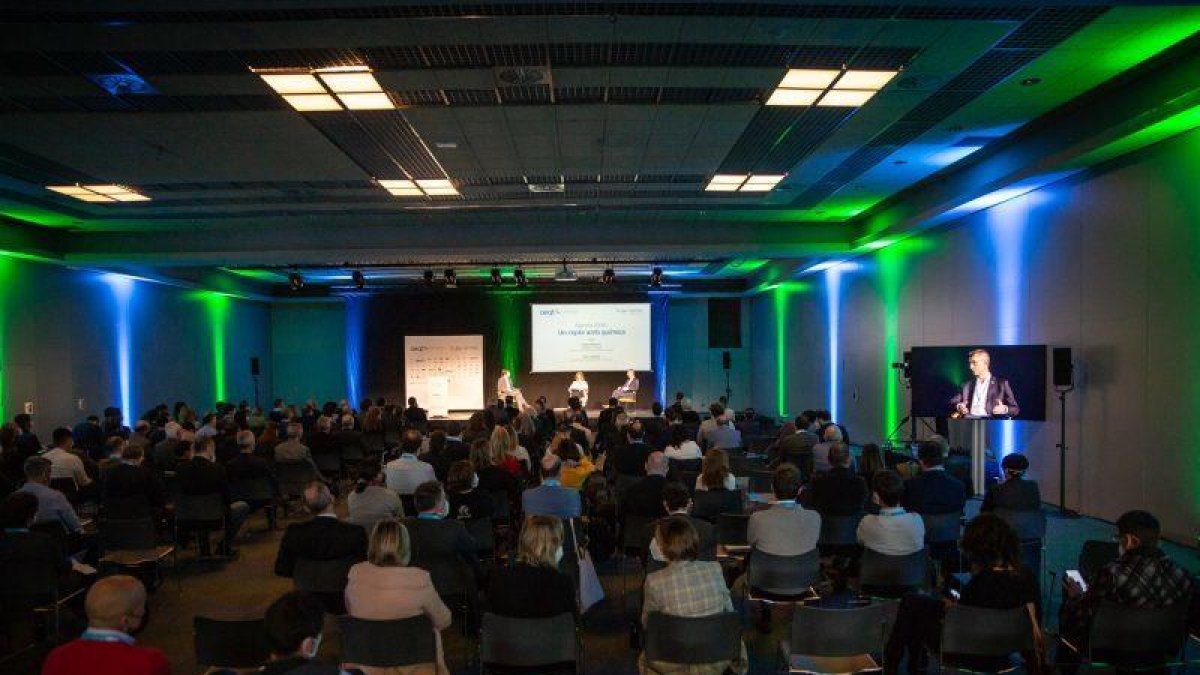 Las empresas químicas de Tarragona alertan de que el precio de la electricidad puede afectar a la cadena de producción