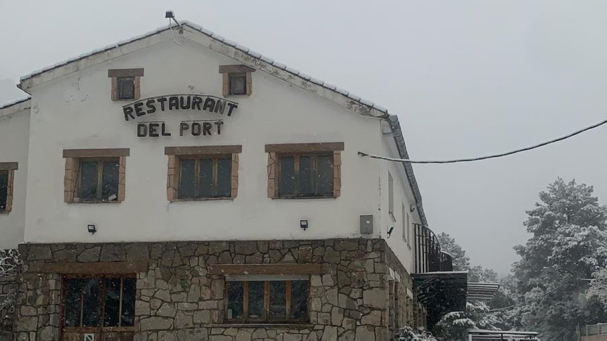 Els Ports acumulen neu després de les pluges