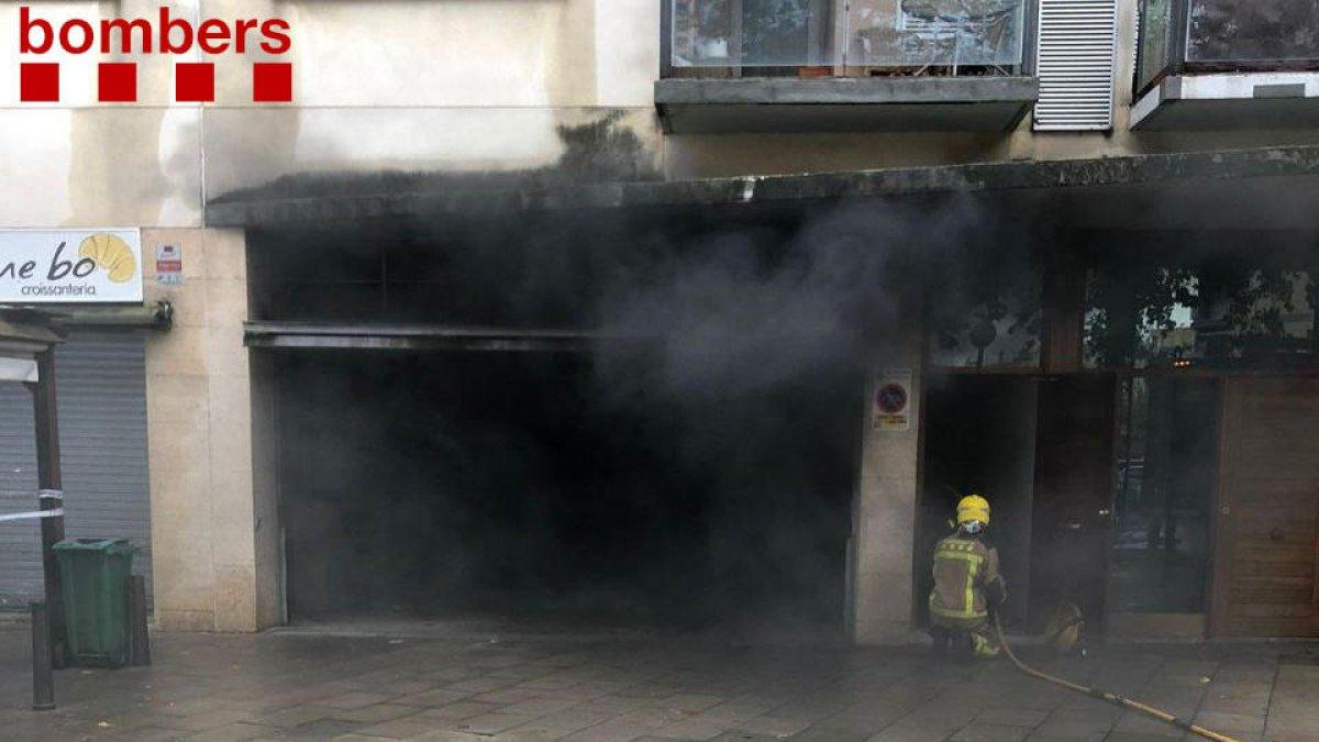 Incendi en un pàrquing de Vila-seca amb dos ferits lleus