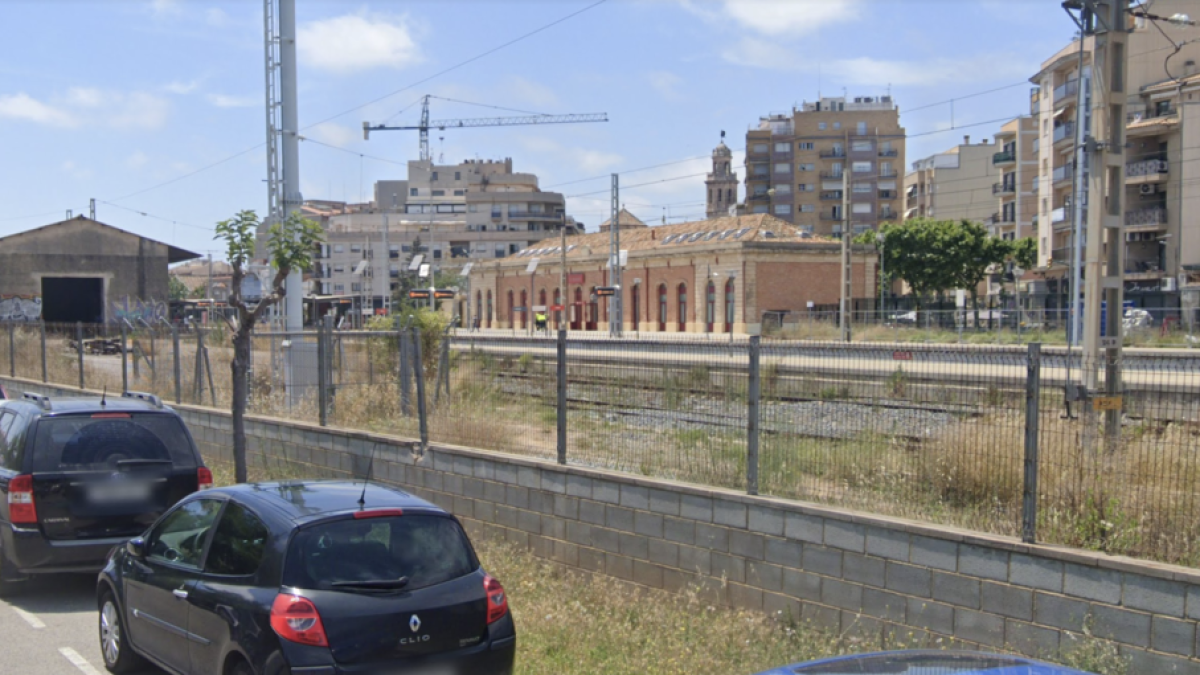 El Vendrell tren adic vies de tern soroll