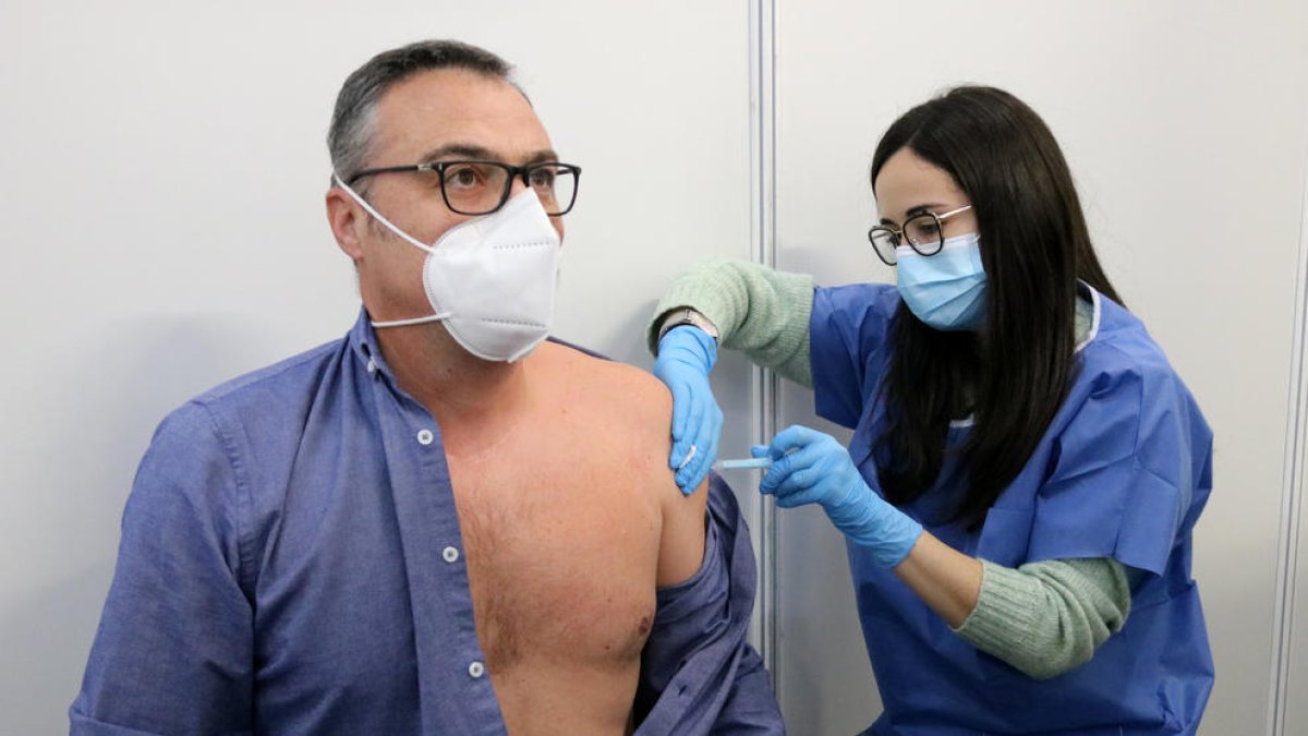 España registra 214.619 nuevos casos de covid-19 y 120 defunciones desde el jueves