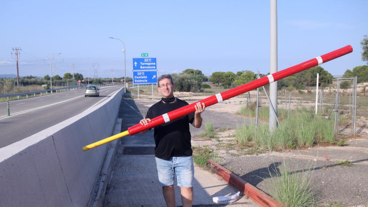 La liberalización de las autopistas acaba con décadas de colas a los peajes y movimiento vecinal por|para la gratuidad