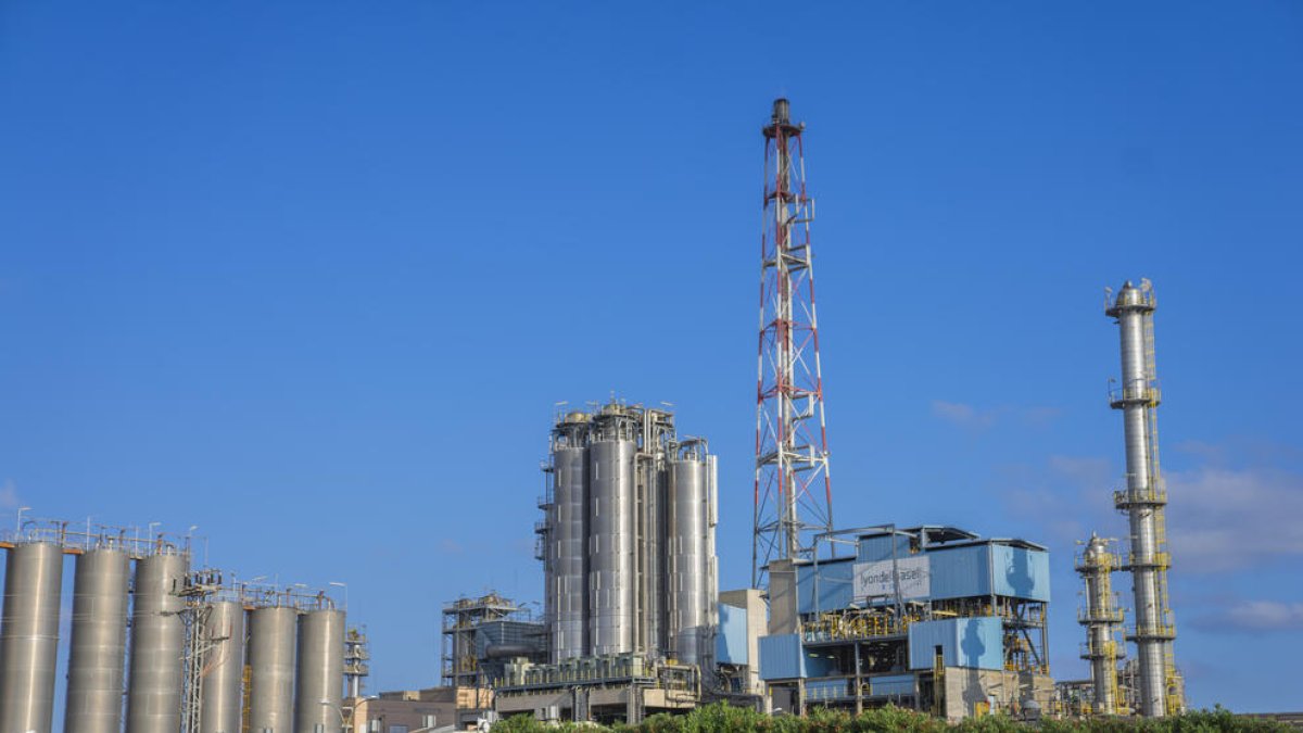 La FAVT ve «insuficiente» la reforma del Plaseqta del sector químico de Tarragona