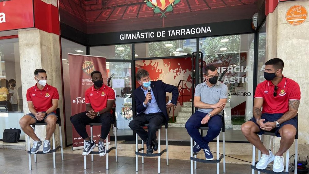 Robert Simón, Buyla i Aythami arriben al Nàstic amb la il·lusió per bandera