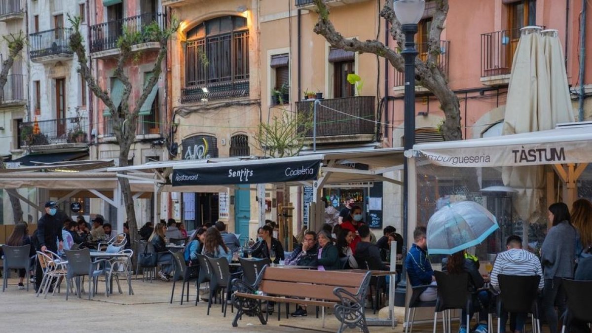 bar, restaurant, terrassa, restauració, pandèmia, reobertura, horari, restriccions, Tarragona, coronavirus, covid-19, mascareta, reunions socials, clients, amics, trobades