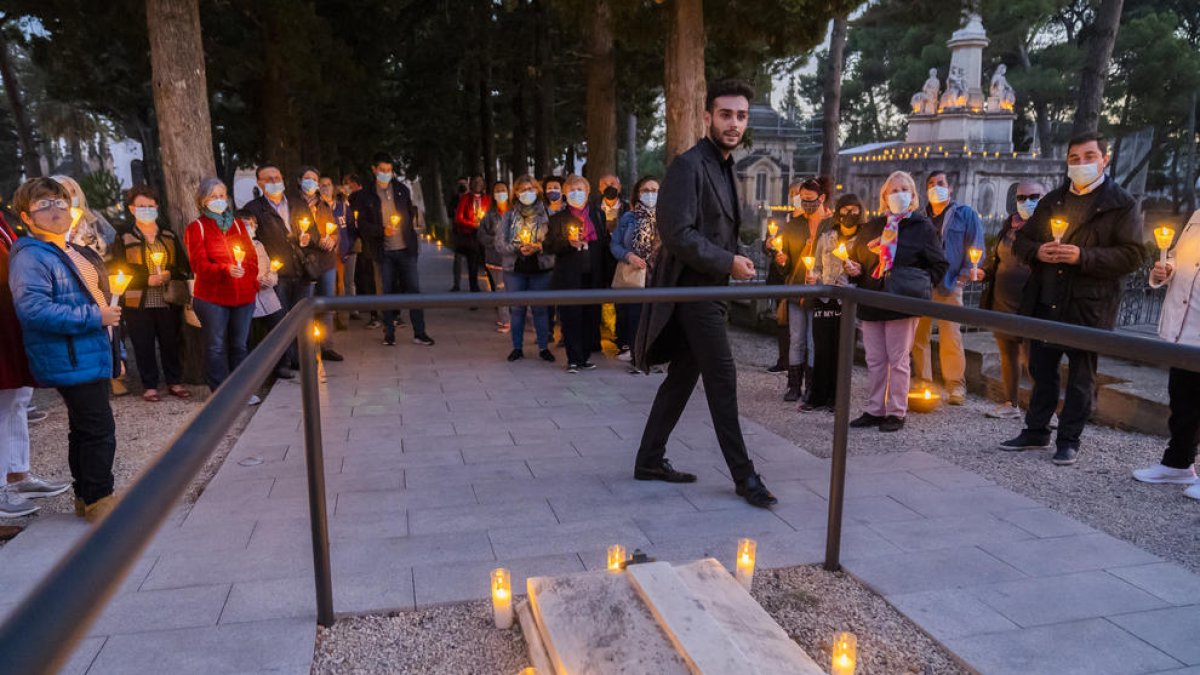 Vuelven las visitas nocturnas con un recorrido diferente al cementerio de Reus