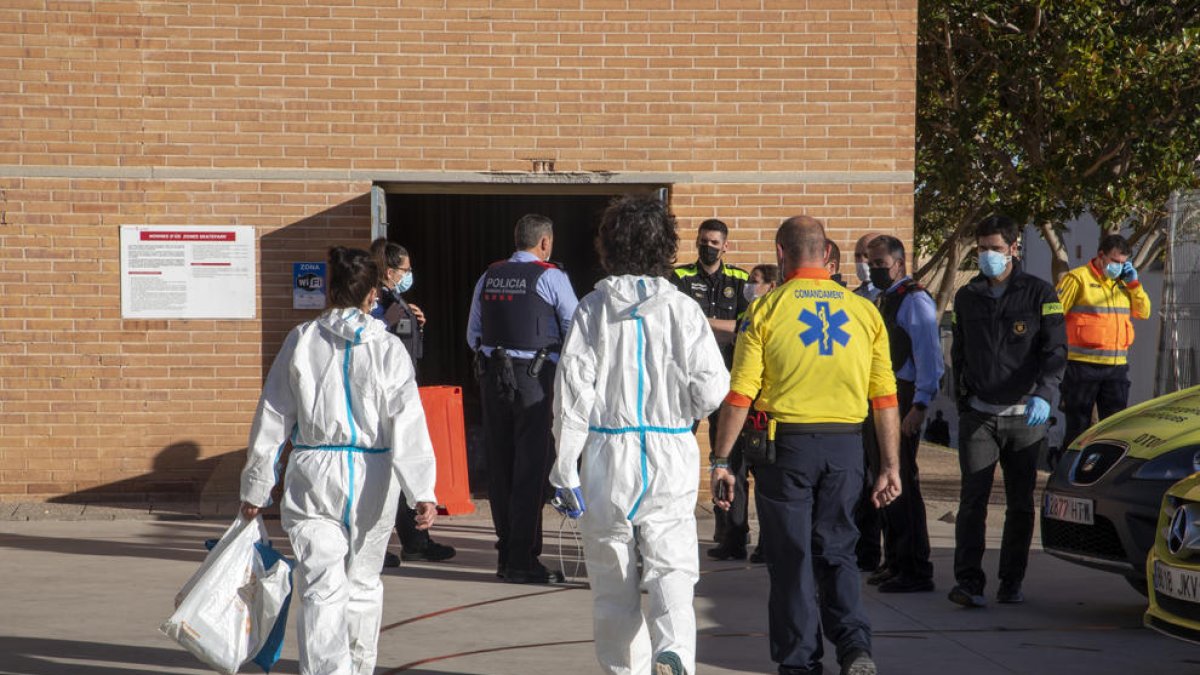 Aturen a Alcover un camió amb un grup de 20 migrants amagats dins la càrrega