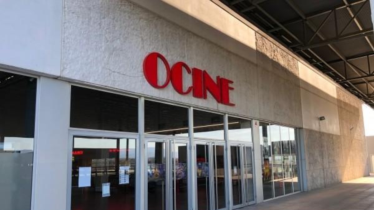 Evacuan los cines de Vila-seca por un olor a plástico quemado