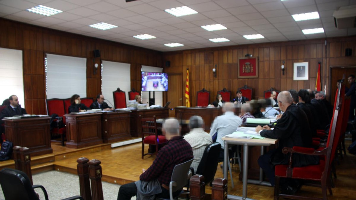 Extradeixen a una presó catalana els dos pederastes fugits quan se'ls jutjava a Tarragona per pornografia infantil