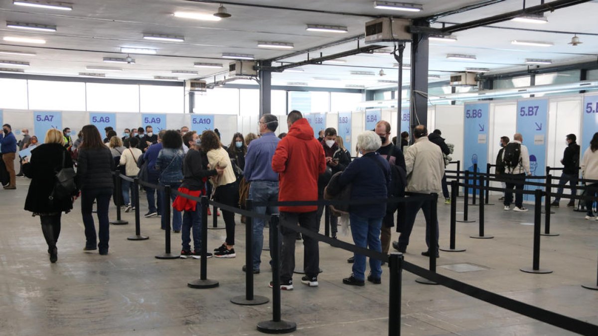 España registra 161.688 casos nuevos de covid-19 y 74 defunciones desde el miércoles