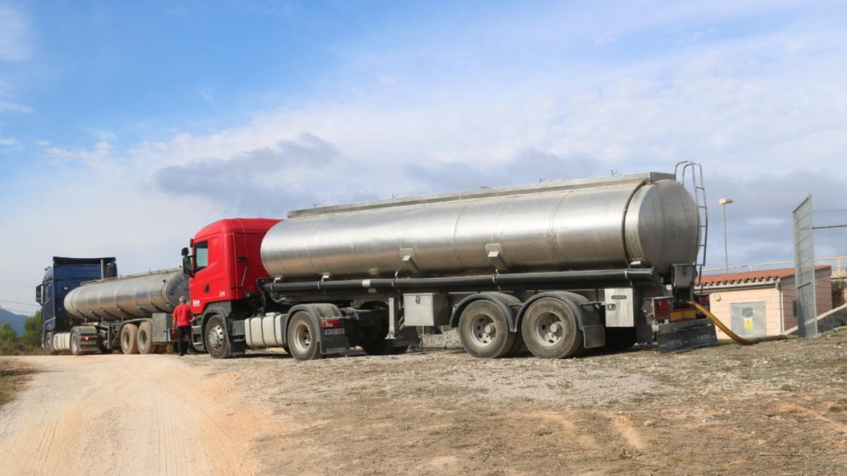 L'Ajuntament de l'Espluga de Francolí deixa de traslladar camions cisterna de Montblanc per reomplir els dipòsits locals