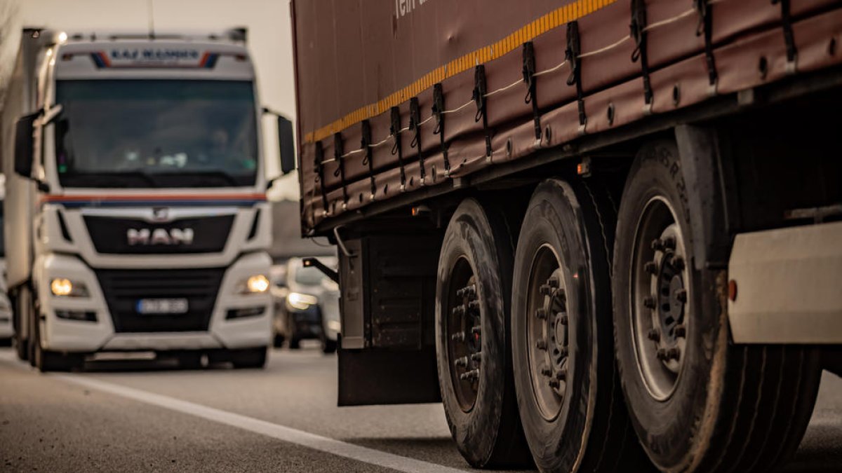 Els vechiles pesants de tonatge superior a 26 tones ja no podran circular per l'N-240 de Lleida a Montblanc