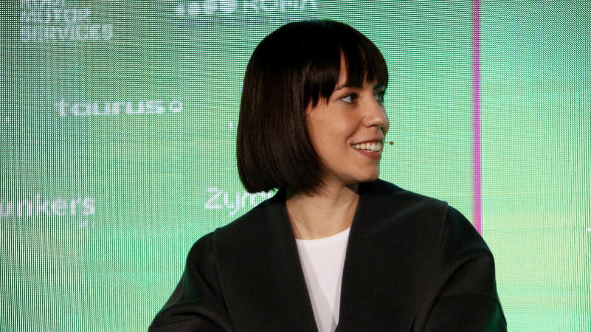 Hipra recibe una ayuda de 15 MEUR que le permitirá hacer un ensayo clínico de la vacuna a un número más amplio de población