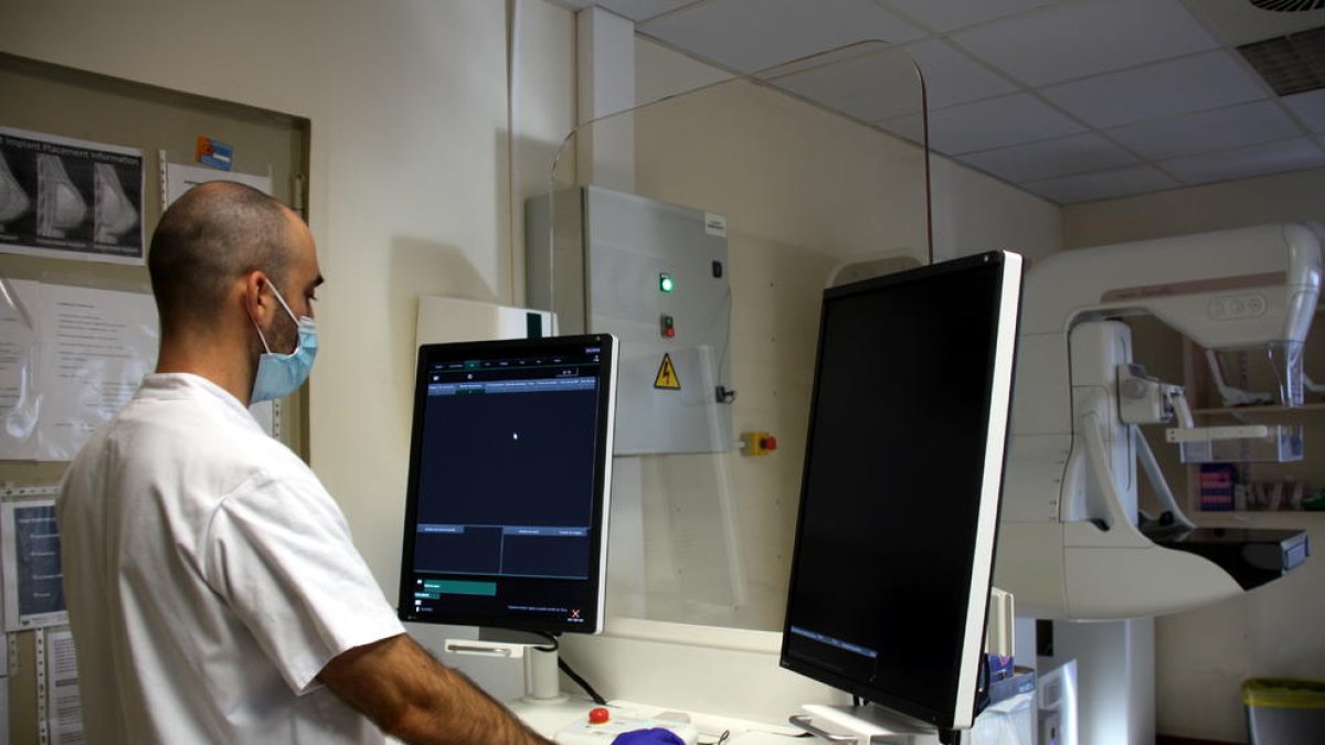 Salut prevé que el cribado de cáncer de mama se haya repuesto de los retrasos de la covid el primer trimestre del 2022