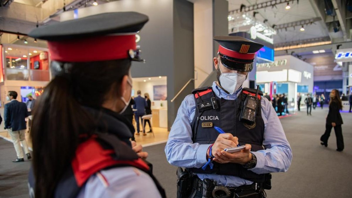 Detenen un lladre multireincident que pretenia fer-se passar per congressista i accedir al Mobile World Congress