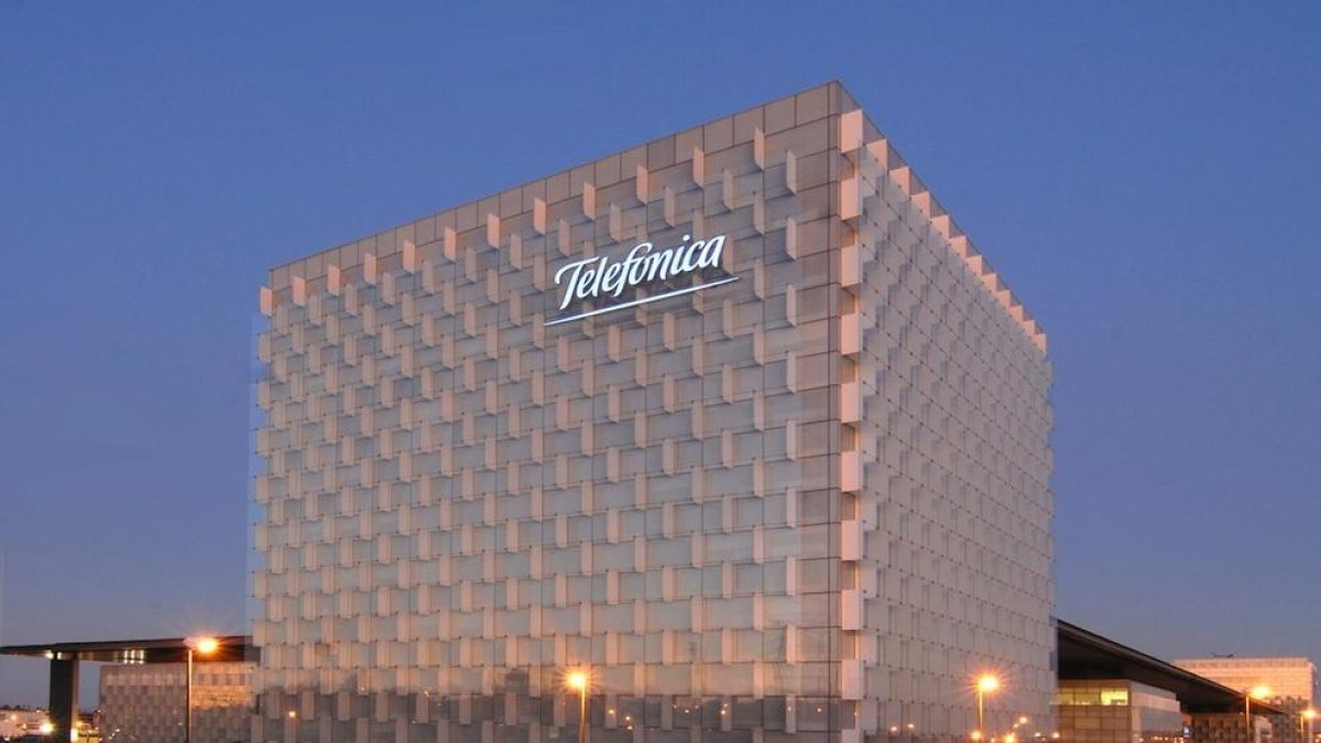 Gairebé 2.000 empleats de Telefónica de més de 54 anys podrán plegar amb el 68% del salari