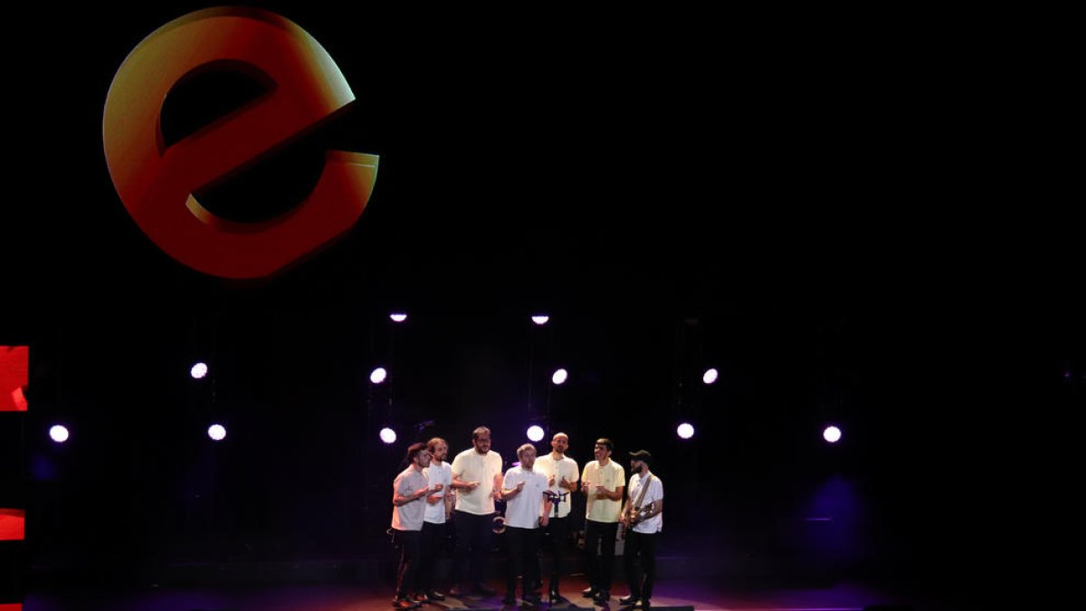 Oques Grasses, Zoo i Txarango, videoclips en català més vistos a Youtube el 2020