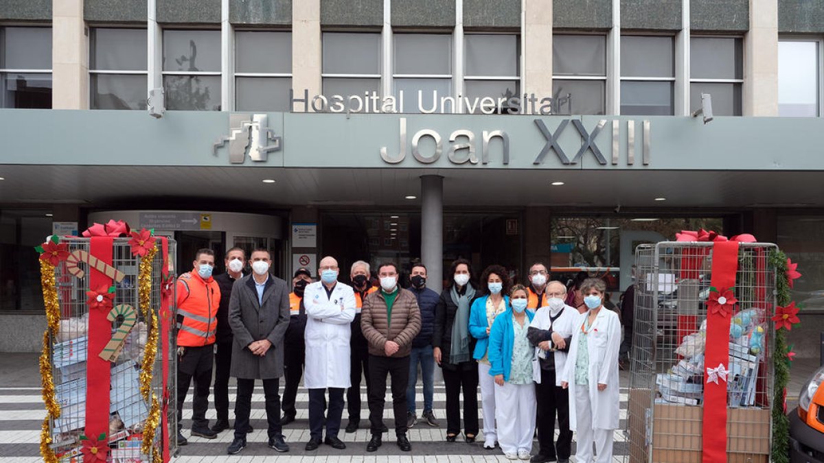 La Pobla de Mafumet i Dow lliuren 250 joguines a l'Hospital Joan XXIII de Tarragona