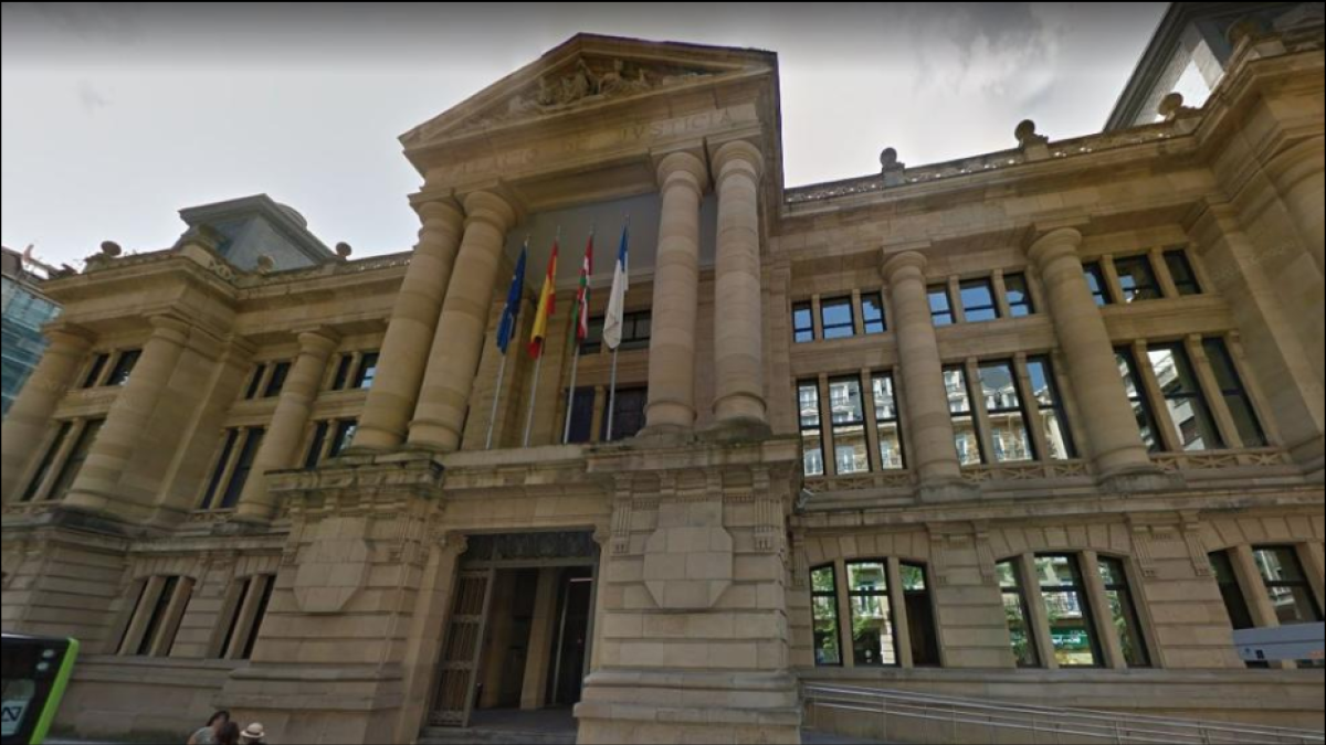 Demanen 2.388 anys de presó per a un fotògraf donostiarra acusat d'abús sexual