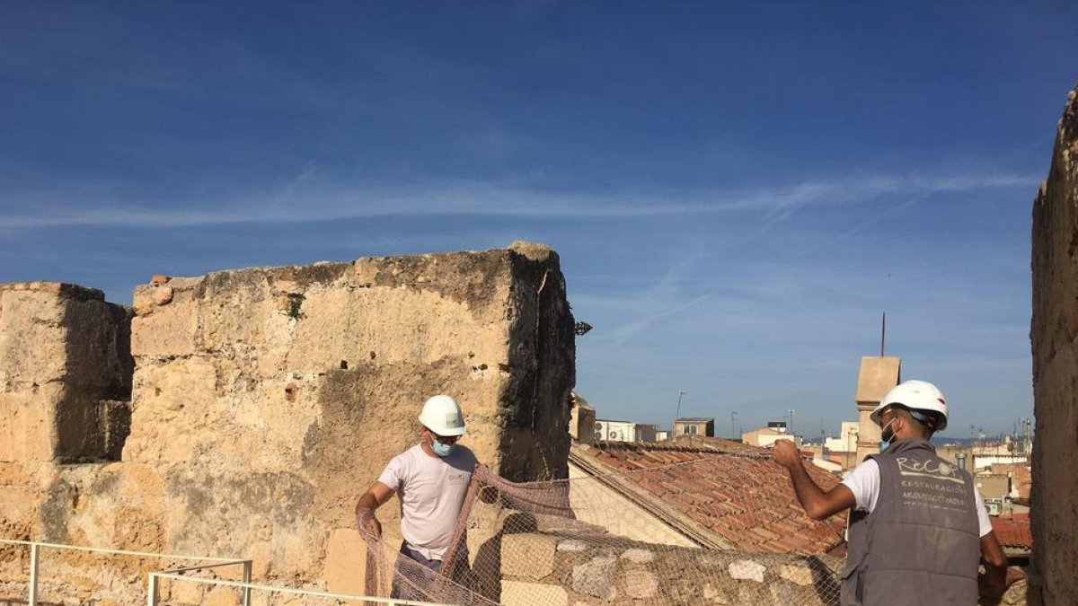 Instal·len una xarxa a la torre del Pretori per eliminar el perill de possibles despreniments
