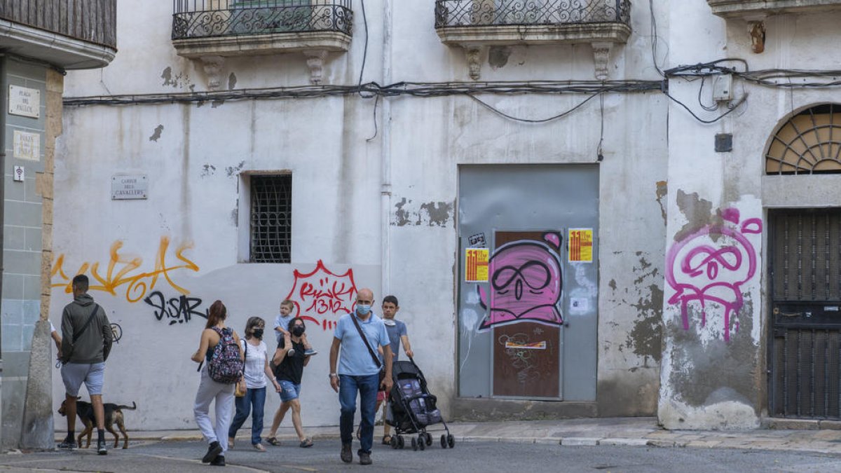 La Part Alta denuncia la aparición de pintadas después de Santa Tecla